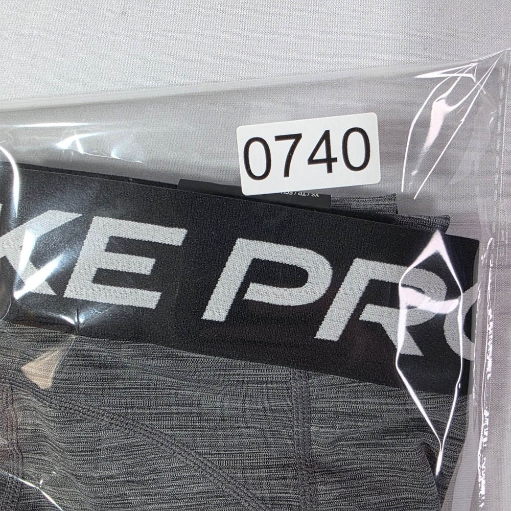 NEW Nike Pro Dri-FIT Womens Training Crop Leggings Grey Black XS - Picture 11 of 11